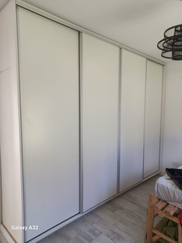 Colocacion frente puertas